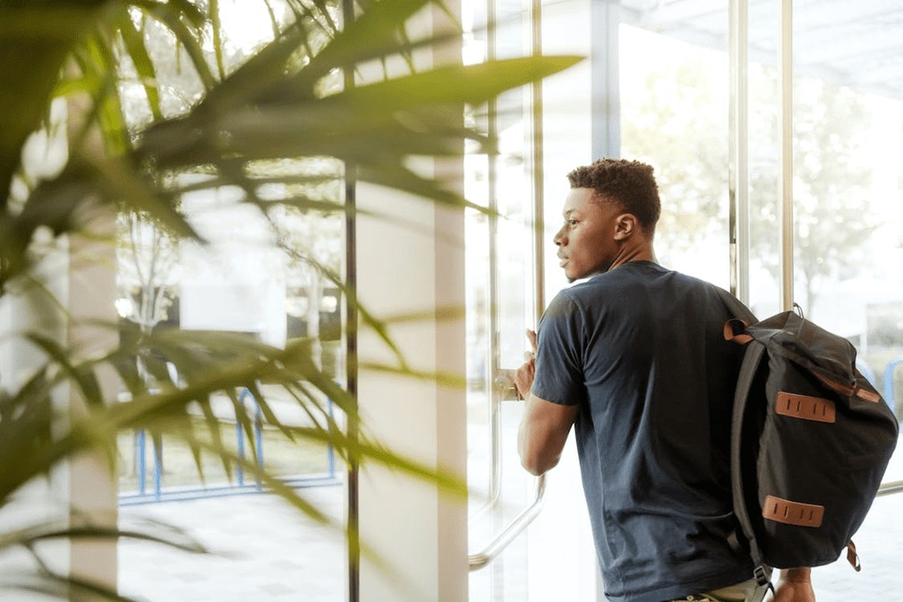Transitioning from High School to College - Tips for Freshmen 2 Transitioning from High School to College - Tips for Freshmen 2